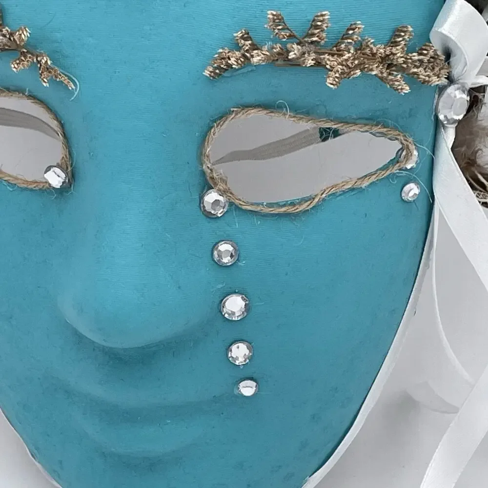 Other handcrafted mask